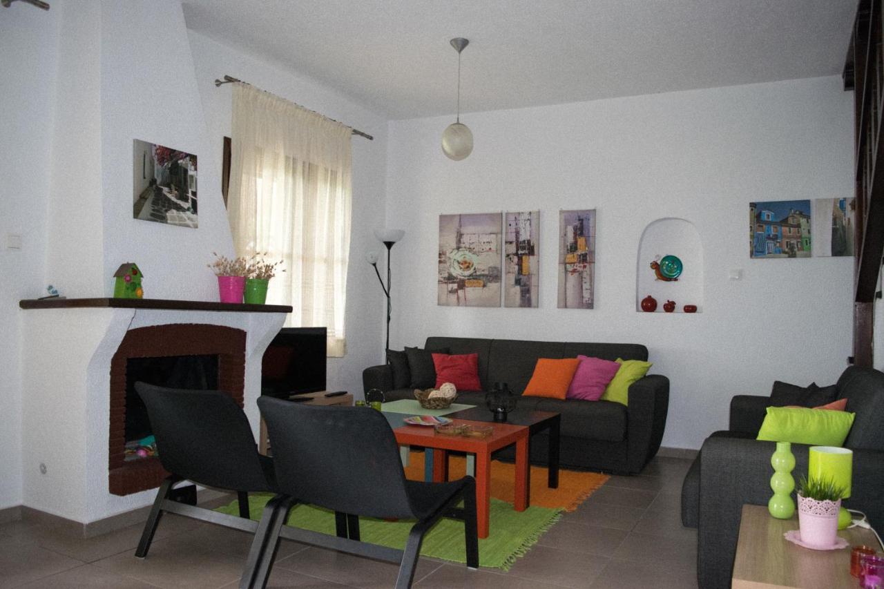 Mikiverna Houses By Miltiadis Kalyves Polygyrou Room photo